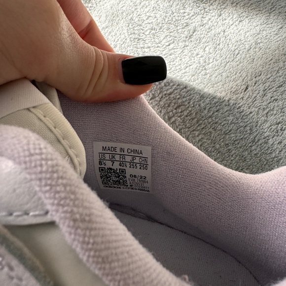 White and Purple Adidas women shoes - Picture 4 of 6